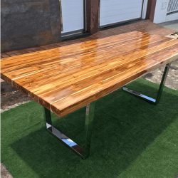 Mesa de madeira teca